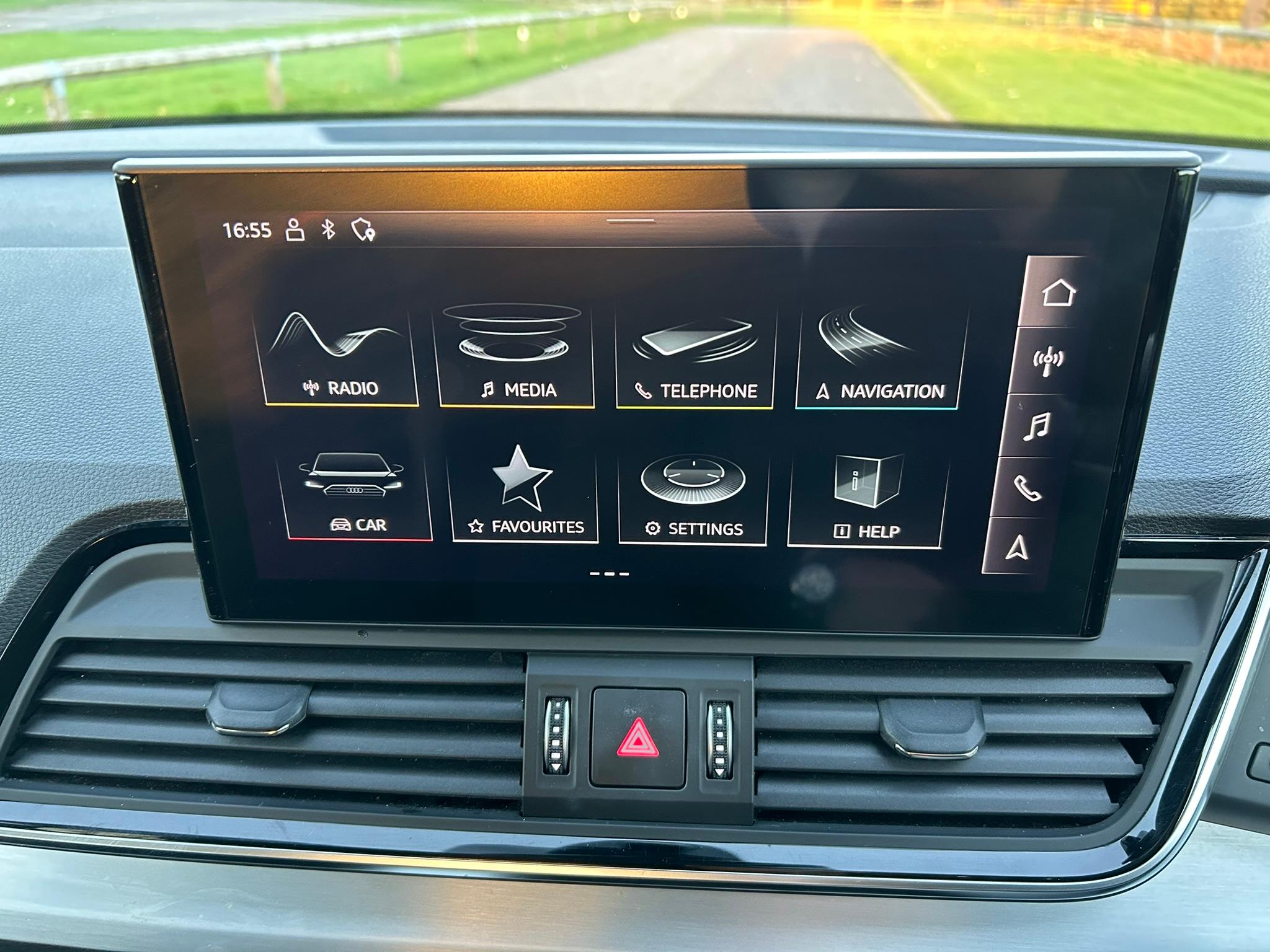 
								2021 Audi Q5 2.0 TFSIe 50 S line Plug-in Hybrid full									