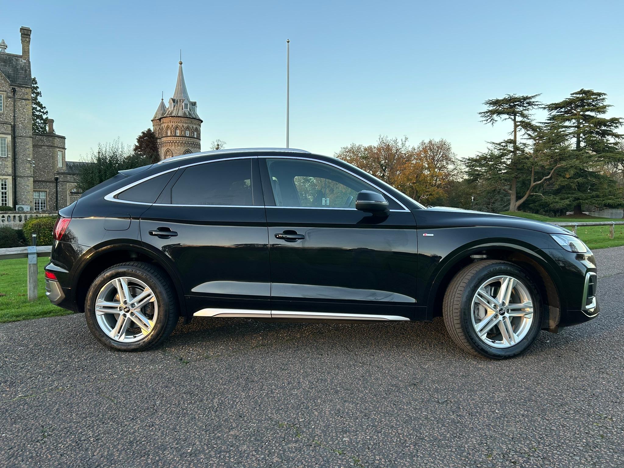 
								2021 Audi Q5 2.0 TFSIe 50 S line Plug-in Hybrid full									
